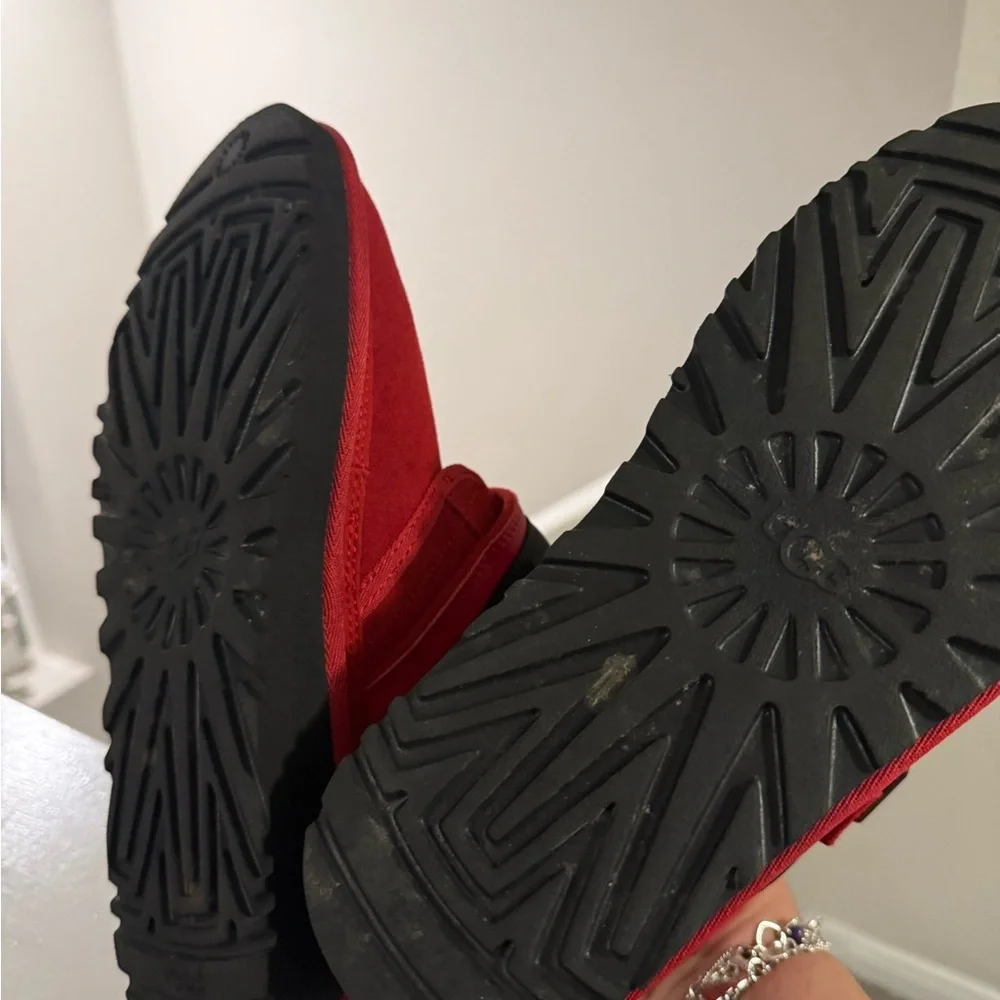 UGG Men's Neumel Snapback boot in Samba Red Size 8